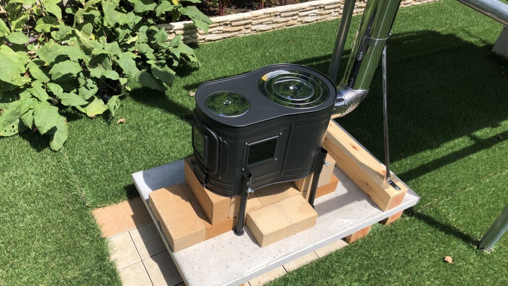 薪ストーブを庭に設置しました