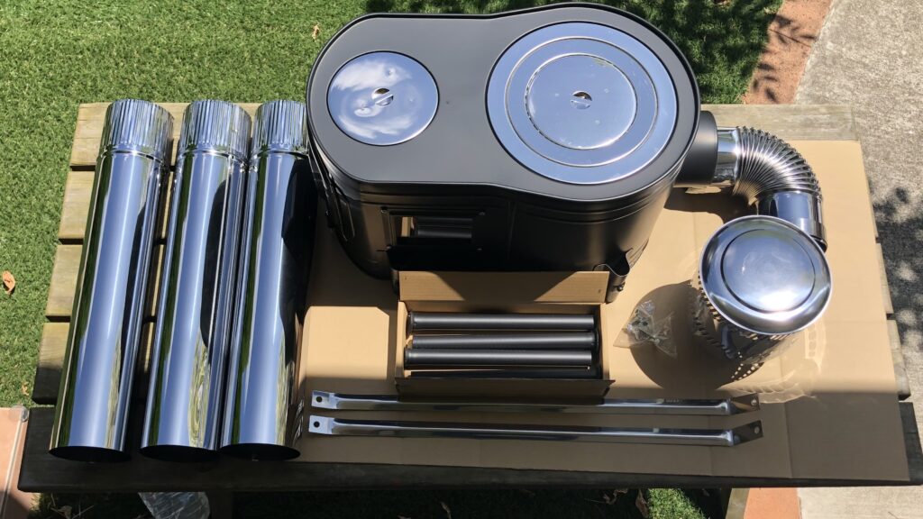 薪ストーブを箱から出しました。