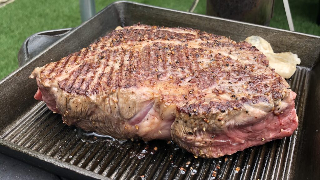 薪ストーブでステーキ