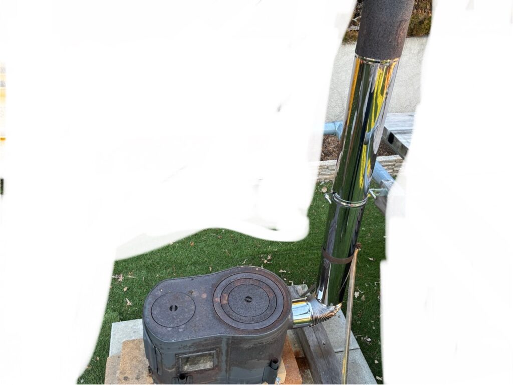 修理した薪ストーブの煙突