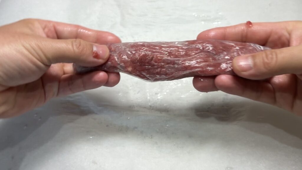 ジビエのキョン肉を使ってソーセージ作り