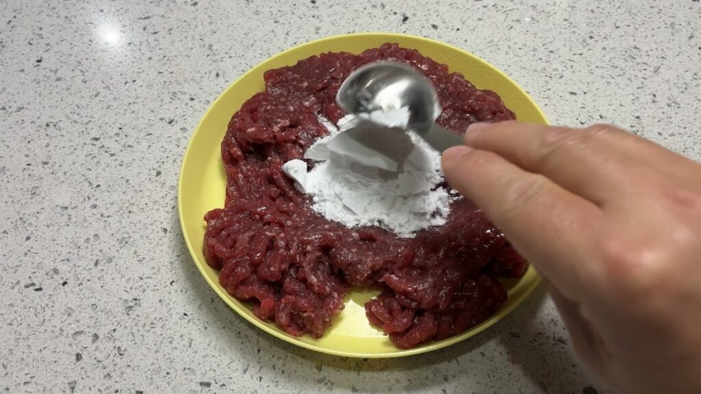 ジビエのキョン肉を使ってソーセージ作り