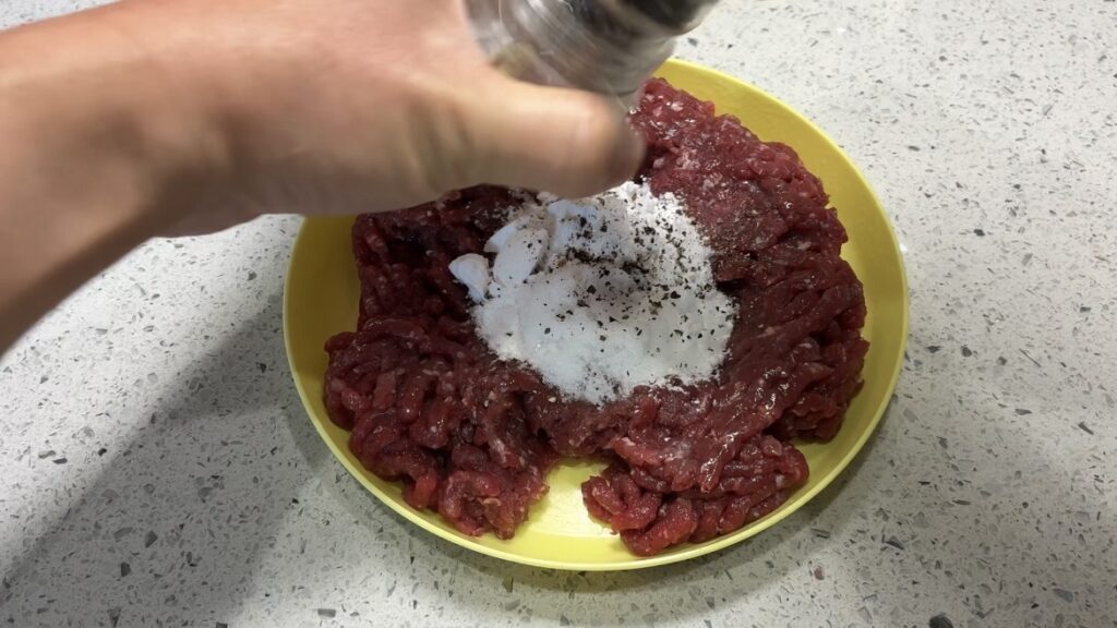 ジビエのキョン肉を使ってソーセージ作り